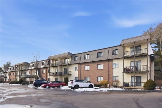 232 Canton St 308, Randolph, MA 02368