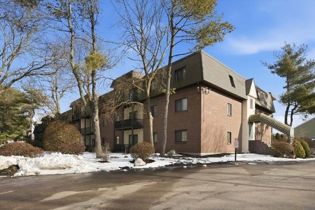 232 Canton St 308, Randolph, MA 02368