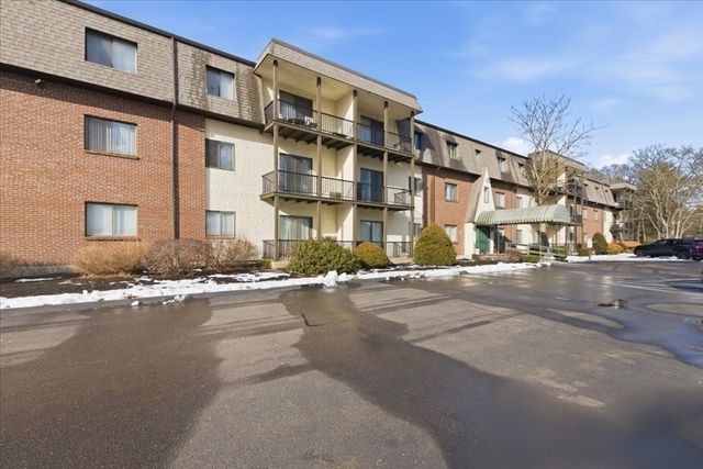 232 Canton St 308, Randolph, MA 02368
