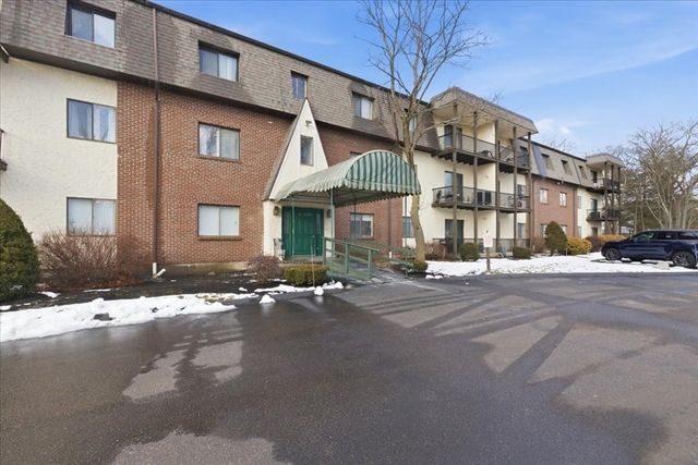 232 Canton St 308, Randolph, MA 02368