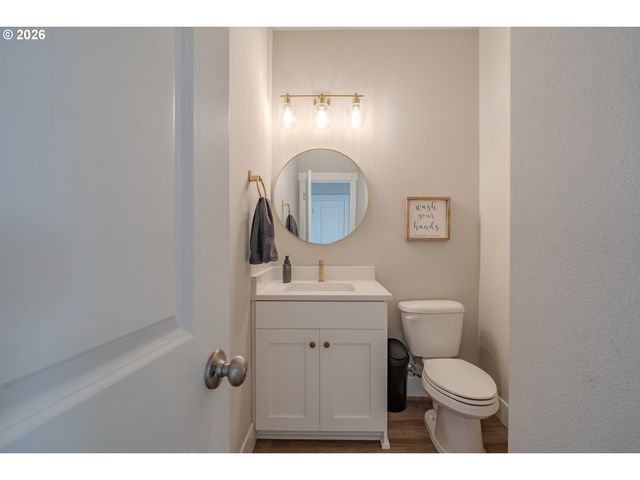 8738 N 1ST St, Ridgefield, WA 98642