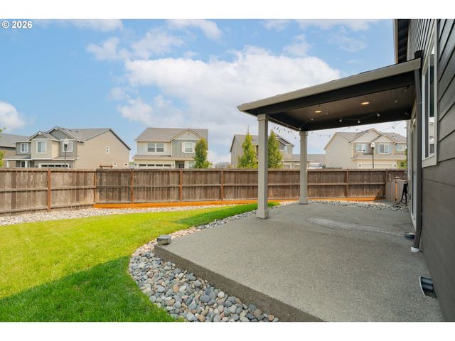 8738 N 1ST St, Ridgefield, WA 98642