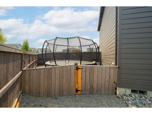 8738 N 1ST St, Ridgefield, WA 98642