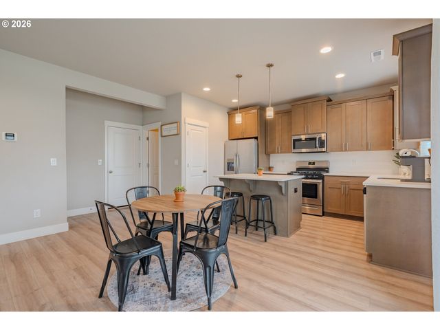 8738 N 1ST St, Ridgefield, WA 98642