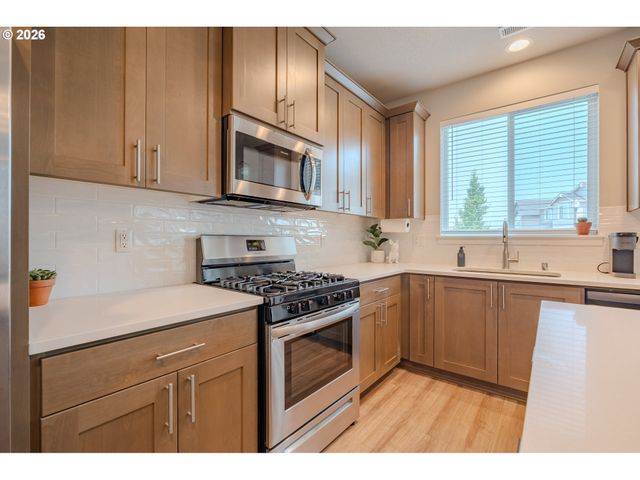 8738 N 1ST St, Ridgefield, WA 98642