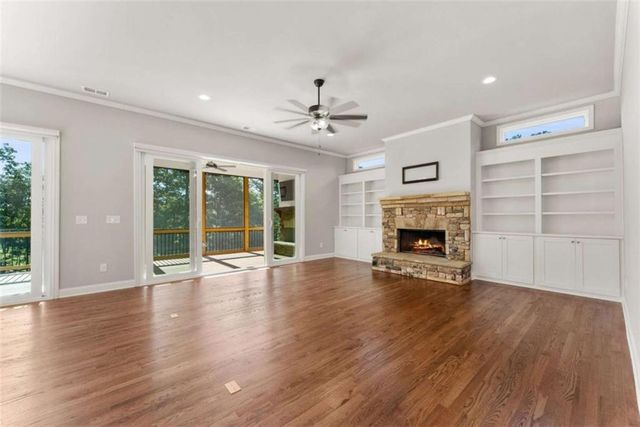 5420 Fishermans Cove, Gainesville, GA 30506