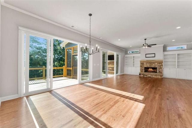 5420 Fishermans Cove, Gainesville, GA 30506