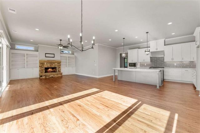 5420 Fishermans Cove, Gainesville, GA 30506