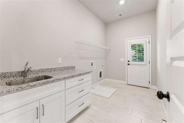 5420 Fishermans Cove, Gainesville, GA 30506
