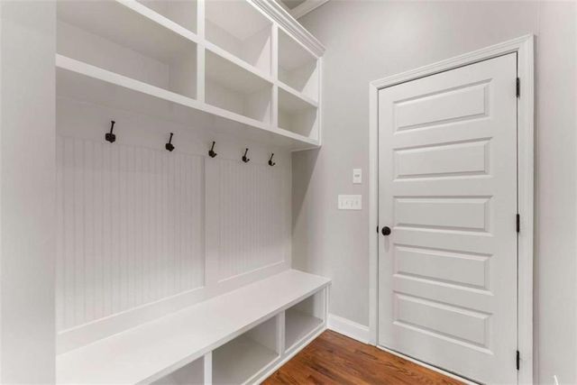 5420 Fishermans Cove, Gainesville, GA 30506