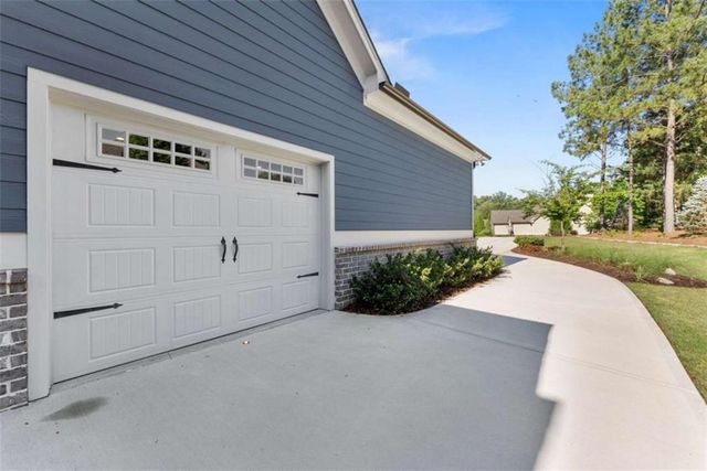 5420 Fishermans Cove, Gainesville, GA 30506