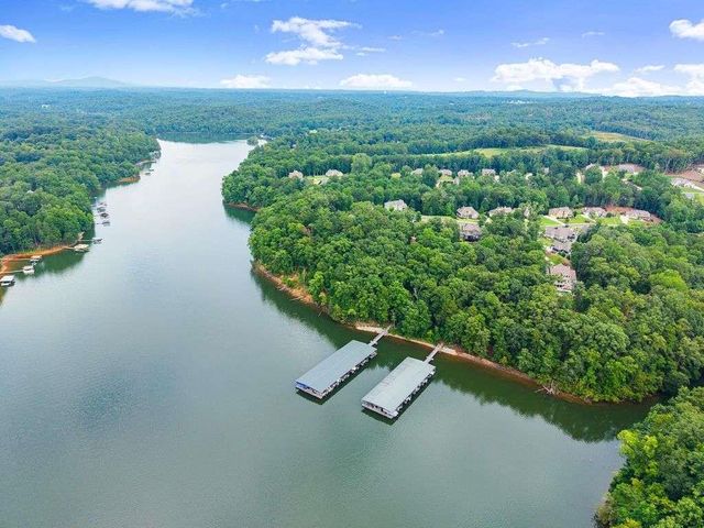 5420 Fishermans Cove, Gainesville, GA 30506