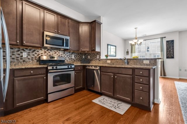 504 Lopez Ln, Morris Plains Boro, NJ 07950