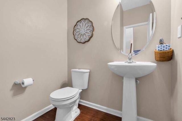 504 Lopez Ln, Morris Plains Boro, NJ 07950