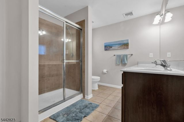504 Lopez Ln, Morris Plains Boro, NJ 07950