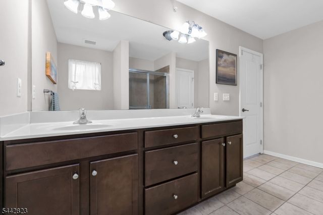 504 Lopez Ln, Morris Plains Boro, NJ 07950