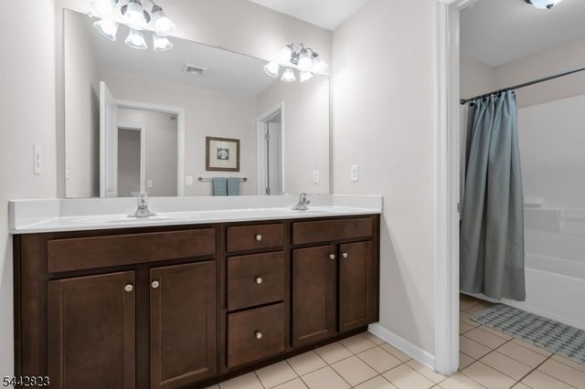 504 Lopez Ln, Morris Plains Boro, NJ 07950