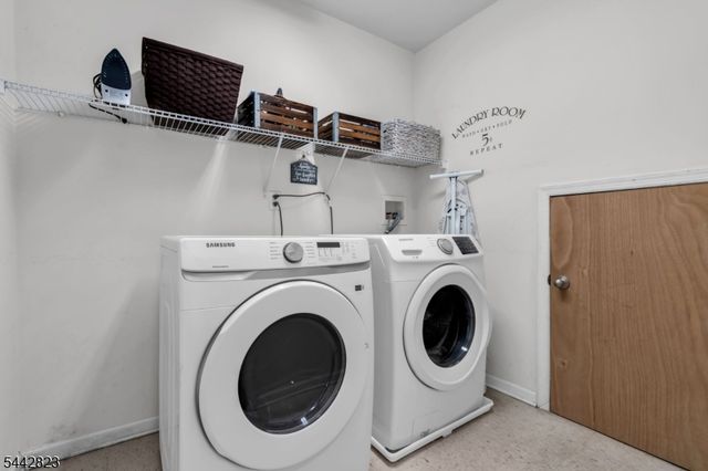 504 Lopez Ln, Morris Plains Boro, NJ 07950