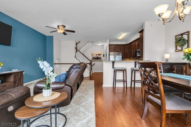 504 Lopez Ln, Morris Plains Boro, NJ 07950