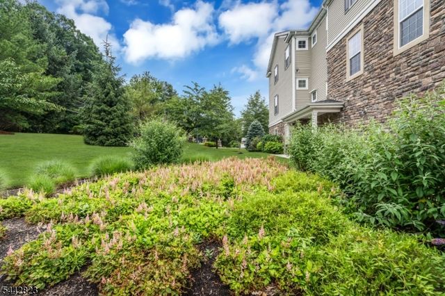 504 Lopez Ln, Morris Plains Boro, NJ 07950