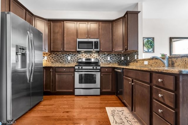 504 Lopez Ln, Morris Plains Boro, NJ 07950
