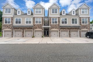 504 Lopez Ln, Morris Plains Boro, NJ 07950