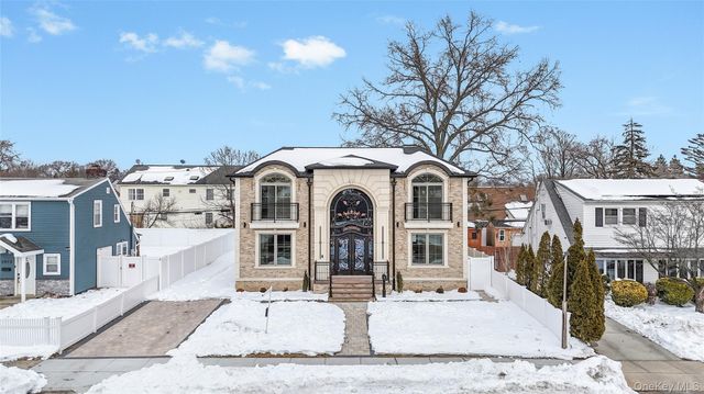 2481 Putnam Drive, East Meadow, NY 11554