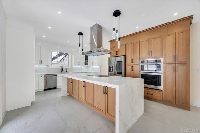 2481 Putnam Drive, East Meadow, NY 11554