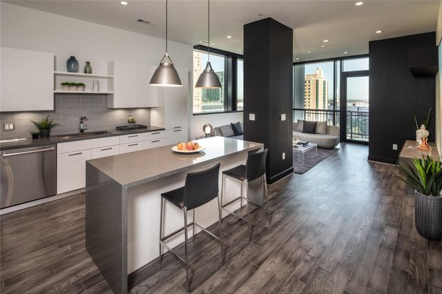 1211 Caroline Street 1401, Houston, TX 77002