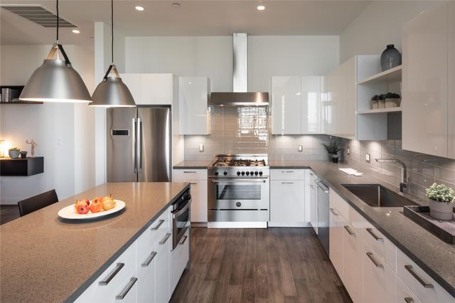 1211 Caroline Street 1401, Houston, TX 77002