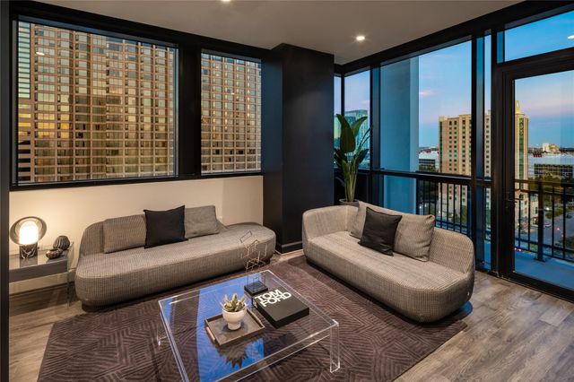 1211 Caroline Street 1401, Houston, TX 77002