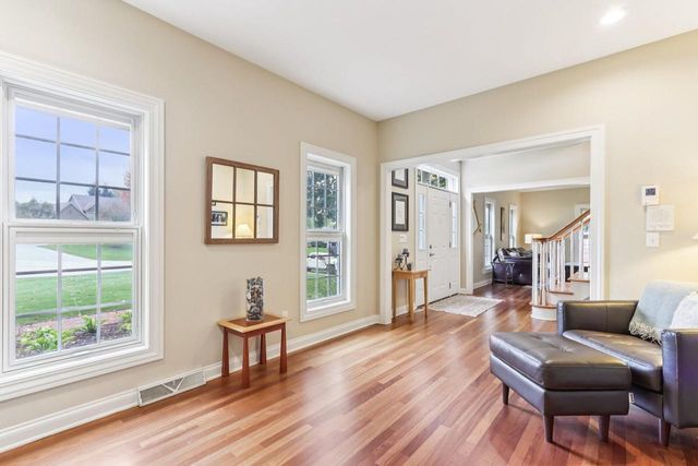 18160 Kestrel COURT, Brookfield, WI 53045