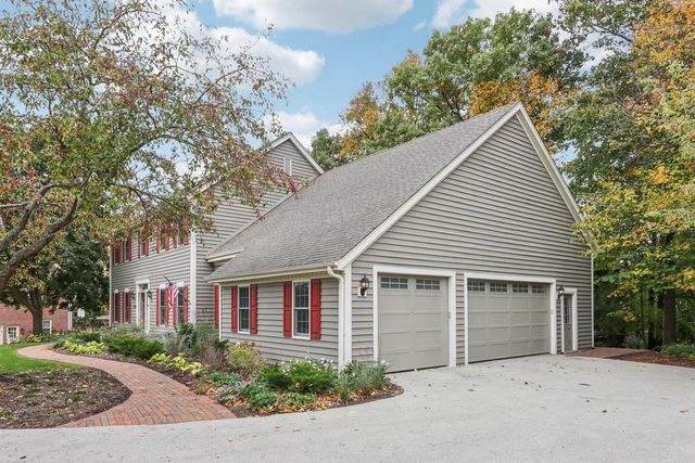 18160 Kestrel COURT, Brookfield, WI 53045
