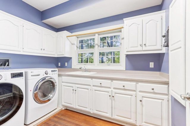 18160 Kestrel COURT, Brookfield, WI 53045