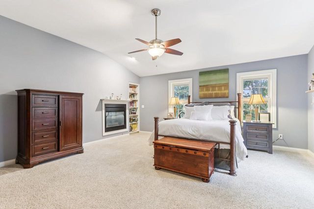 18160 Kestrel COURT, Brookfield, WI 53045