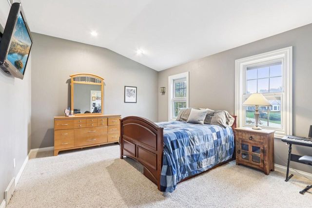18160 Kestrel COURT, Brookfield, WI 53045