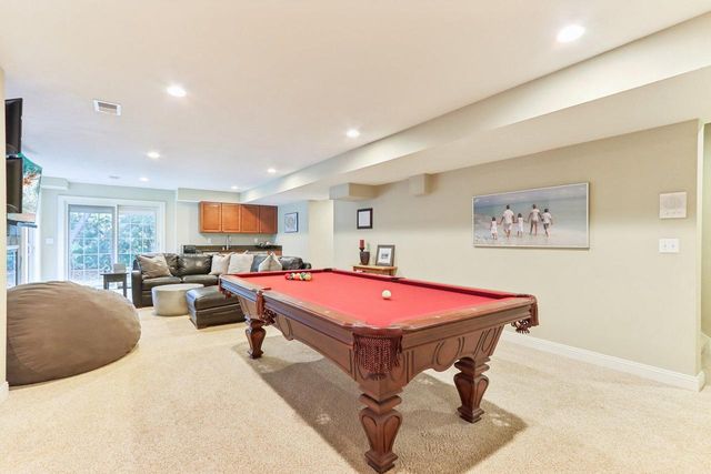 18160 Kestrel COURT, Brookfield, WI 53045