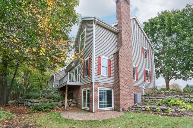 18160 Kestrel COURT, Brookfield, WI 53045