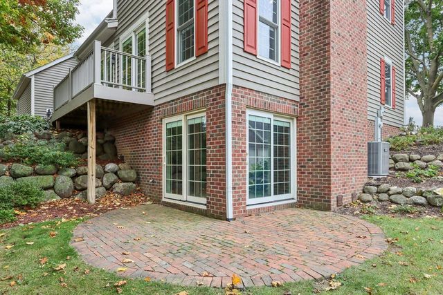 18160 Kestrel COURT, Brookfield, WI 53045