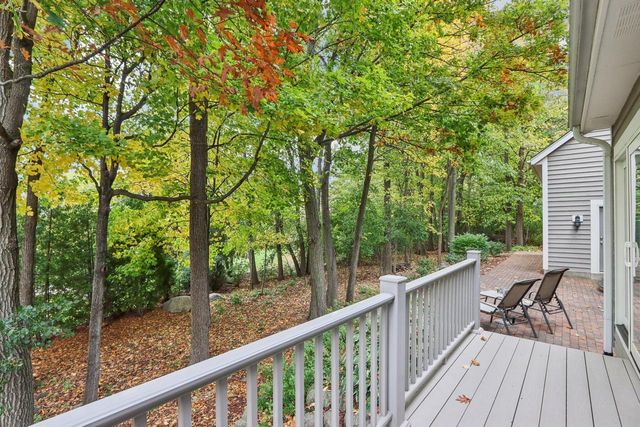 18160 Kestrel COURT, Brookfield, WI 53045