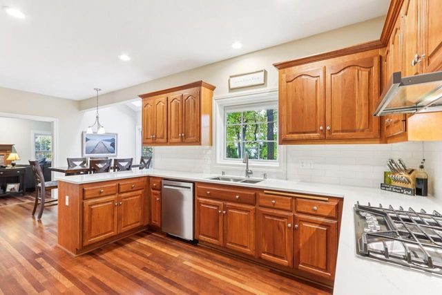 18160 Kestrel COURT, Brookfield, WI 53045
