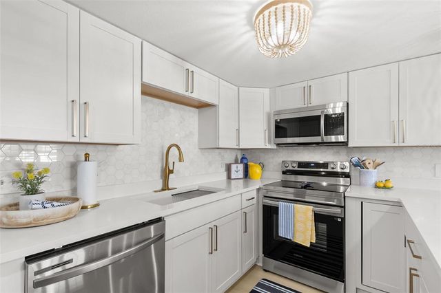 10280 GULF BOULEVARD 12, Treasure Island, FL 33706