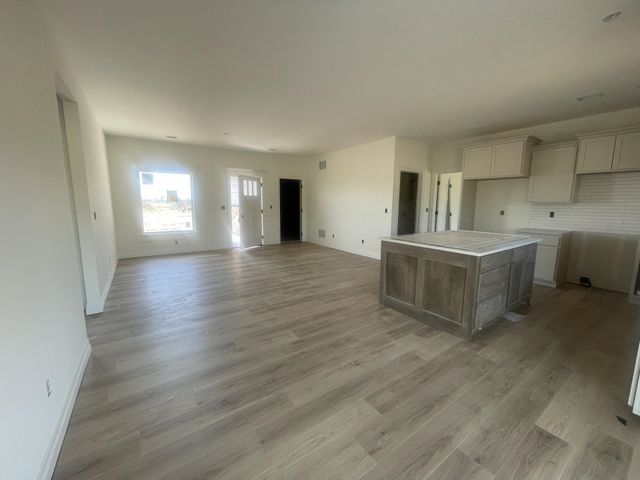 2006 E Limestone St, Andover, KS 67002