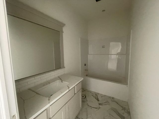2006 E Limestone St, Andover, KS 67002