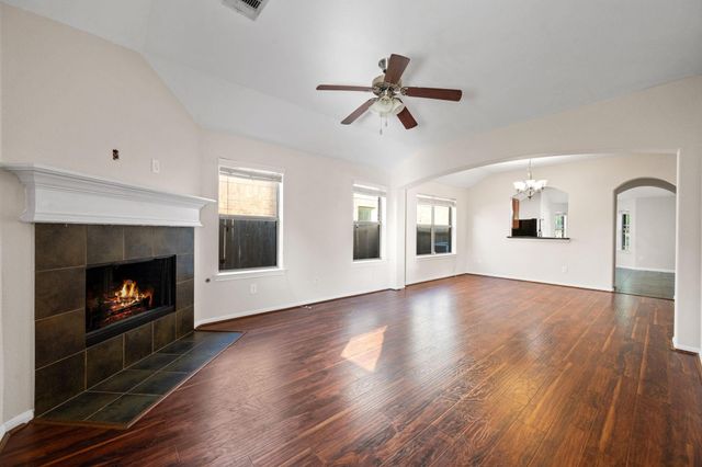 3031 E Lockeridge Village Drive, Spring, TX 77386