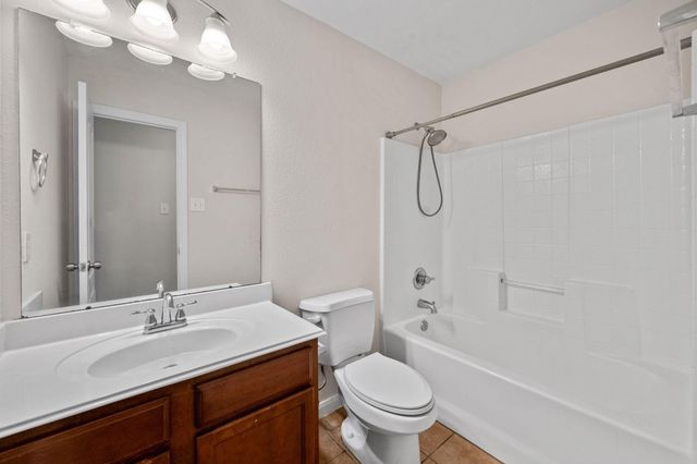 3031 E Lockeridge Village Drive, Spring, TX 77386