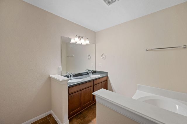 3031 E Lockeridge Village Drive, Spring, TX 77386