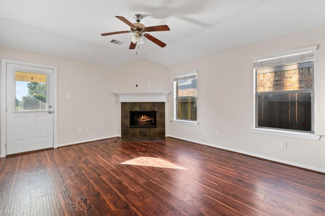 3031 E Lockeridge Village Drive, Spring, TX 77386