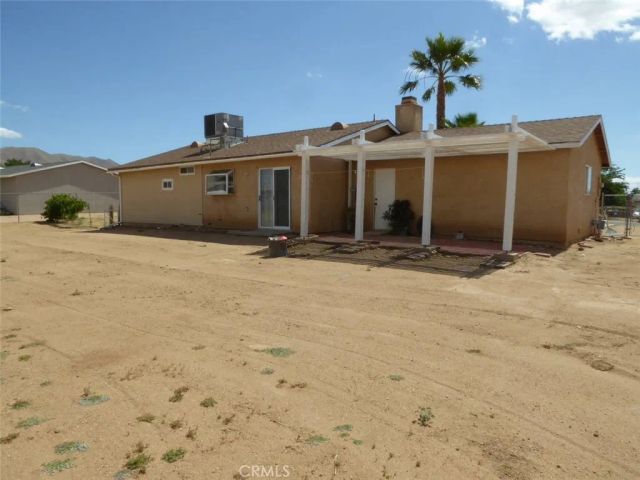 10819 Nambe Road, Apple Valley, CA 92308