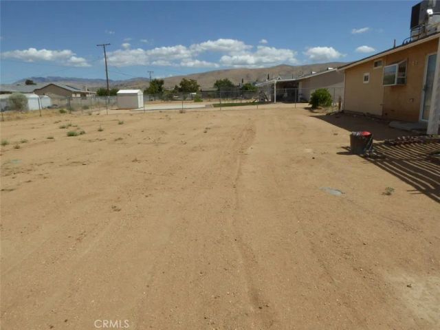 10819 Nambe Road, Apple Valley, CA 92308